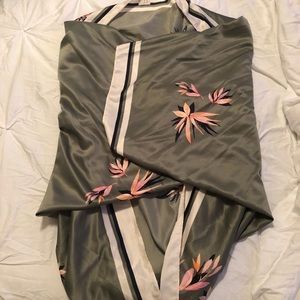 Women’s waist length cardigan